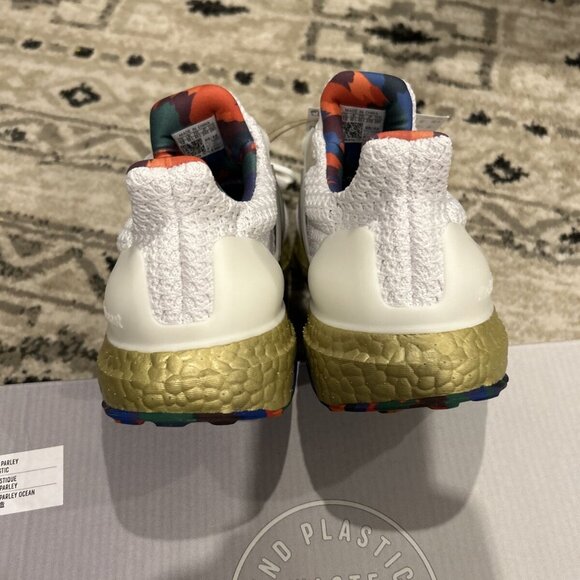Ultraboost 5.0 DNA Title Sneakers Women's Size 12 White/ Gold HP7425 - Picture 5 of 7